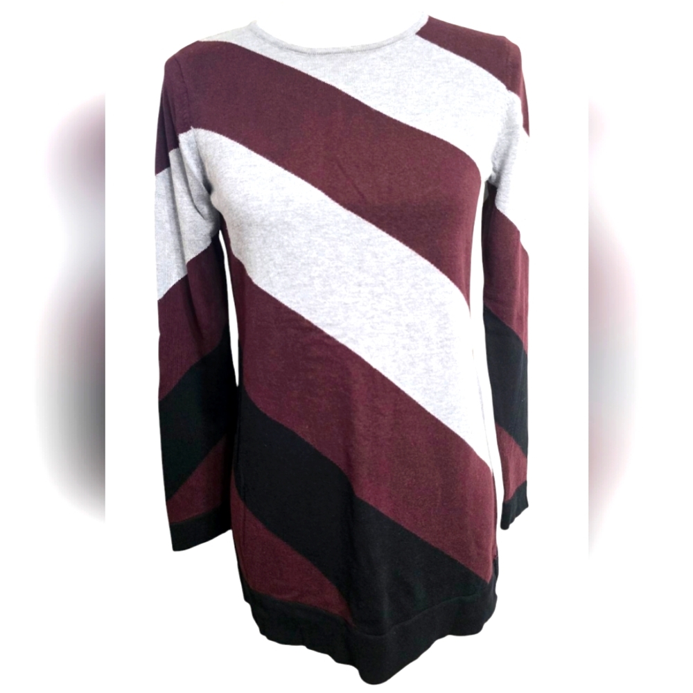 Vince Camuto Burgundy and Gray Sweater
